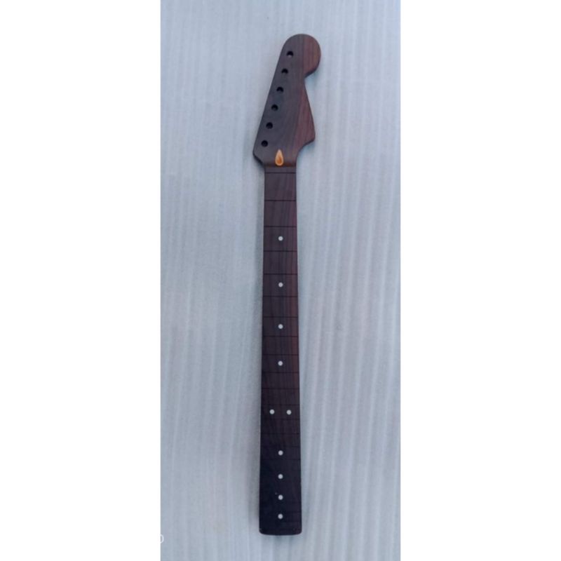 neck gitar fender
