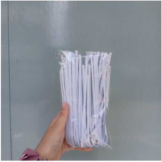 

Potongan Kertas 1 pak isi 100 gram