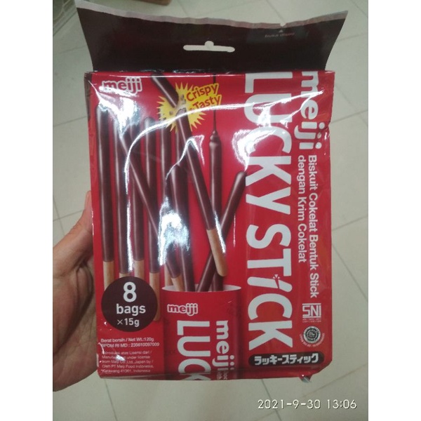 

LUCKY STICK meiji 120g. coklat dan strawberry.