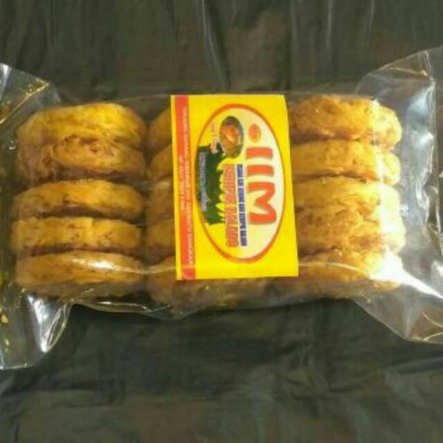 

Kacimuih ( kerupuk saga ) khas minang
