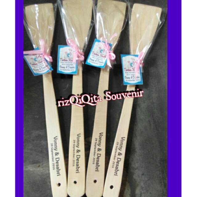

Souvenir solet kayu panjang 35 cm