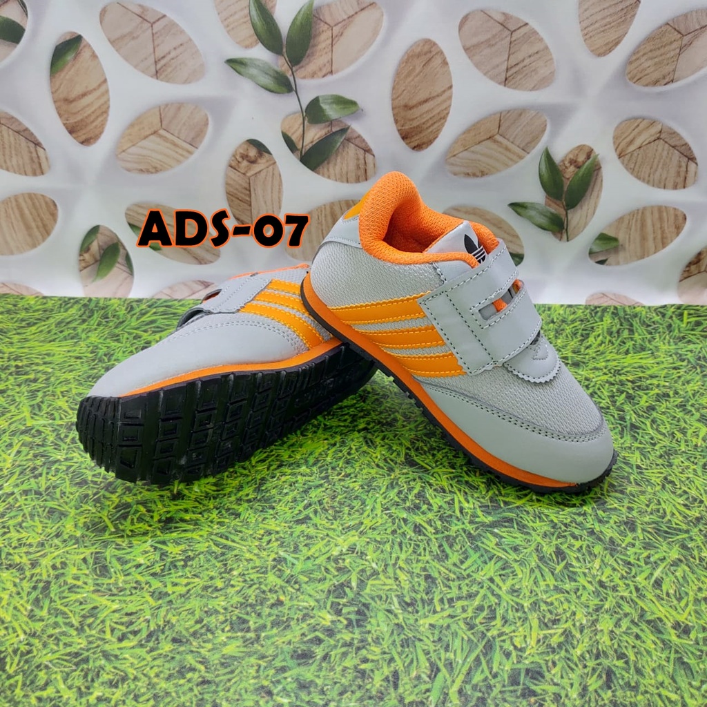 Sepatu Sekolah Anak Adidas