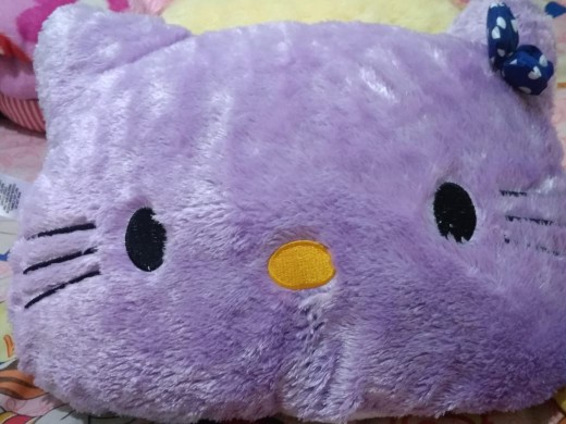 Bantal  Hello Kitty Full  Ungu