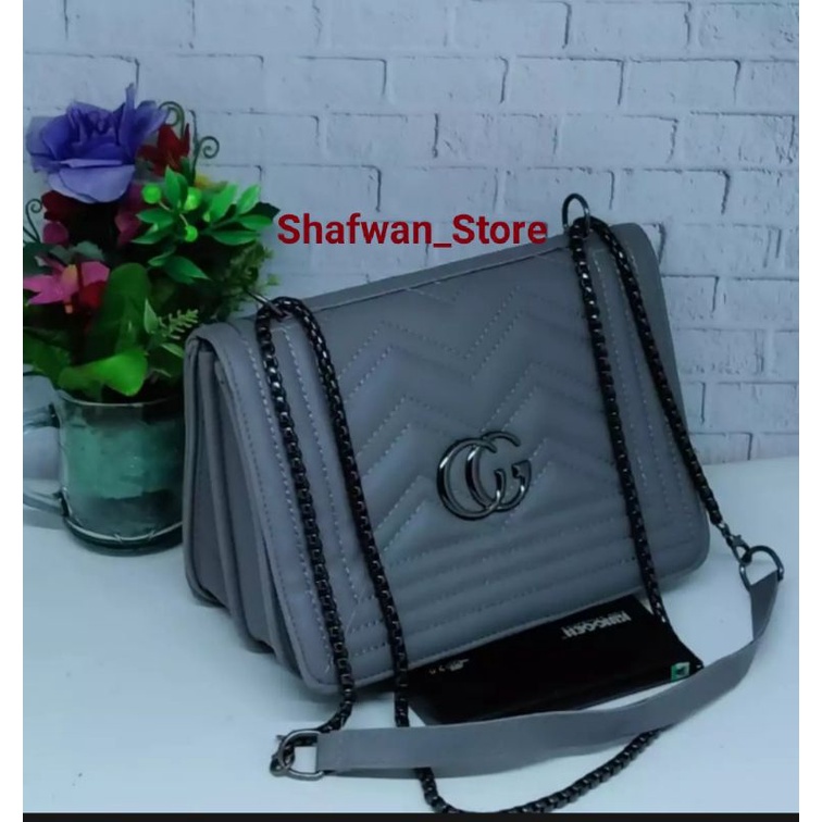 Tas Slempang GC Bordir Tali Rantai ulir blackchin//fashionkekinian//fashionwanita//#tas #taslokal #tasmurah #tasgrosirmurah #taswanita #tastanganpertama #tasfashion #taspaket #taspaketan #tascewek #tasselempang #slingbag #taswanitagaya