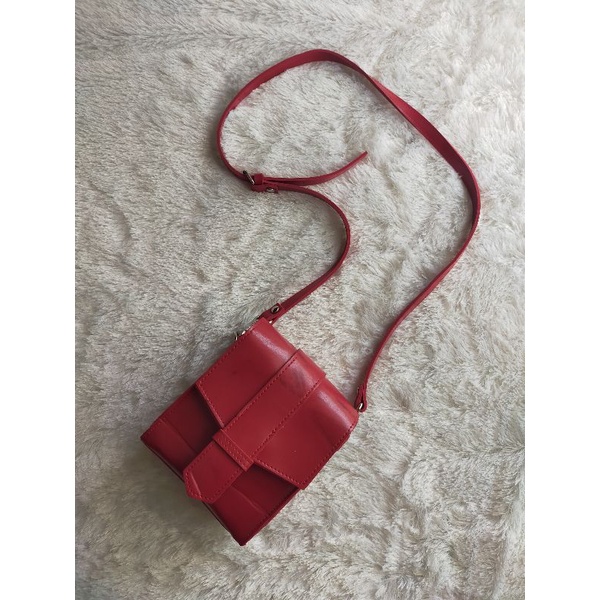 Preloved Mini Sling McLanee