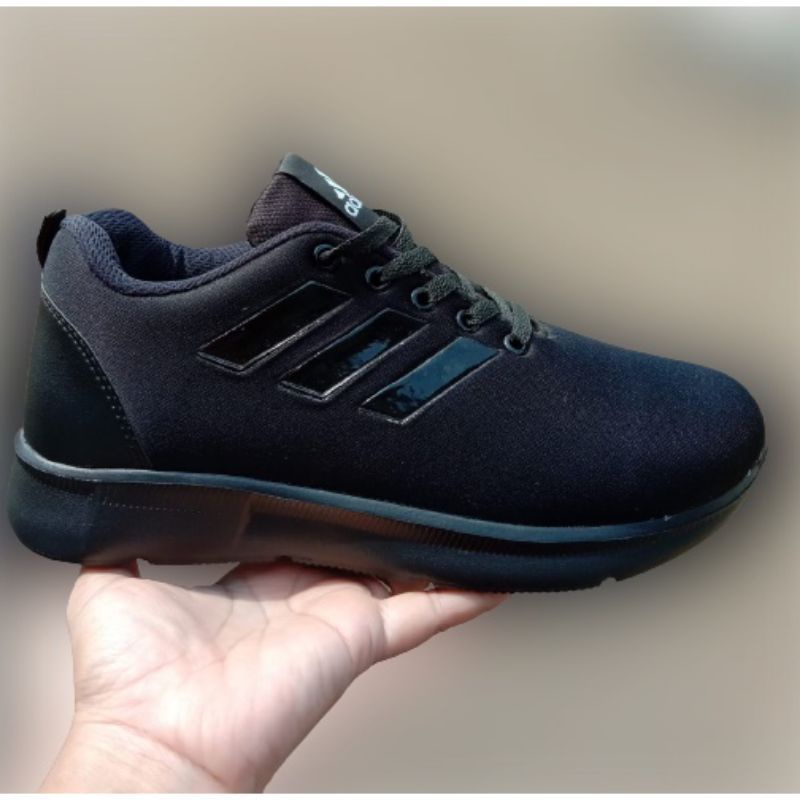 sepatu pria fullblack terlaris/sepatu hitam polos/