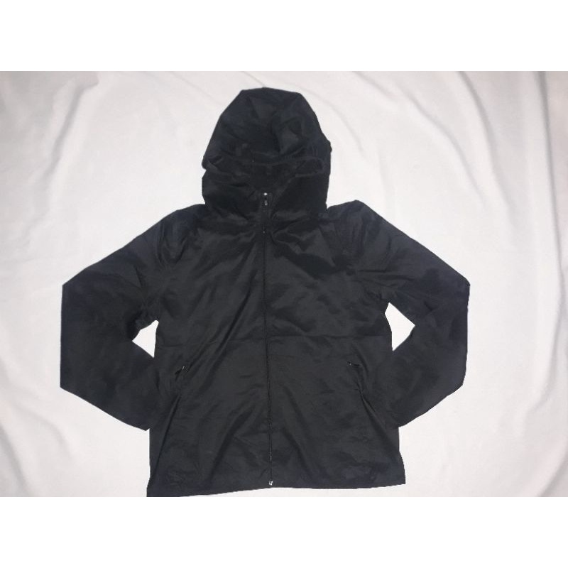 jaket second running UNIQLO