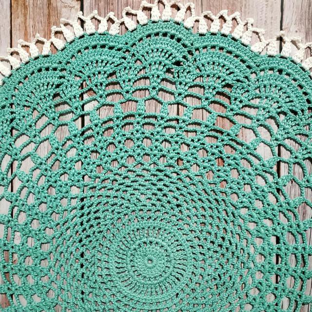- DITAWAR TAPLAK MEJA RUANG TAMU- CROCHET DOILY / TAPLAK RAJUT BULAT BESAR ,TAPLAK RUANG TAMU TAPLAK