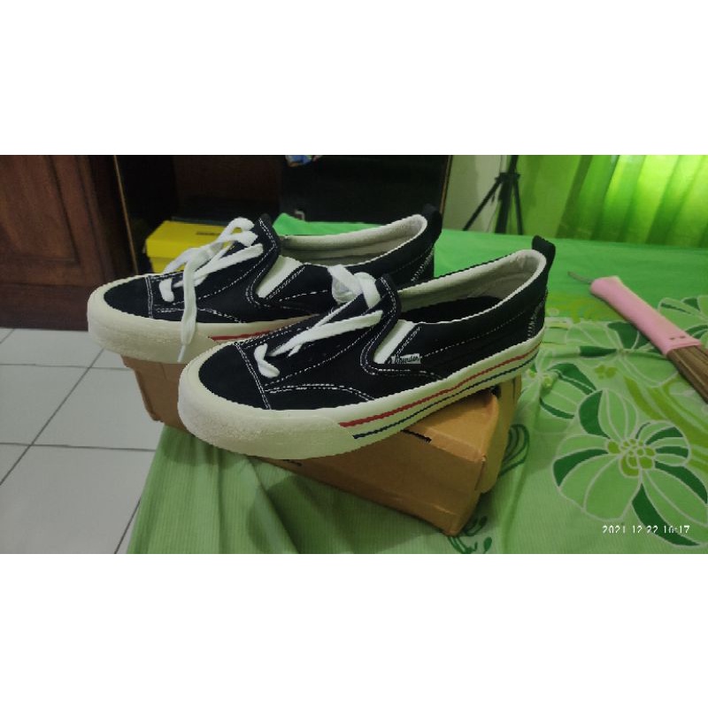 Thunderbear Easton DX BW