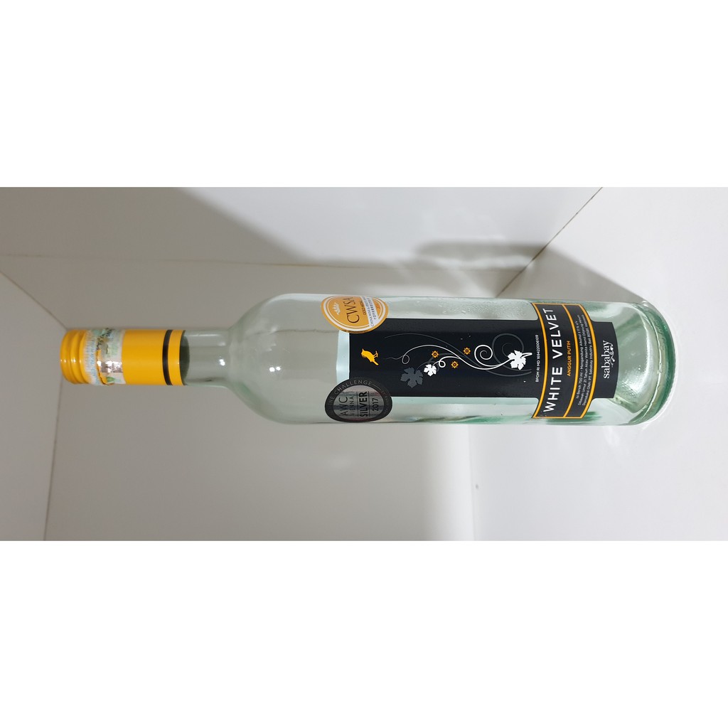 Botol Kosong Dekorasi Rumah Minuman White Velvet Sababay / Pajangan botol Hiasan Dinding Cafe Resto