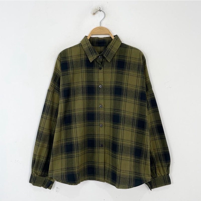 Oversize Zea Flanel / Kemeja basic bahan flanel/ Kemeja wanita bahan flanel