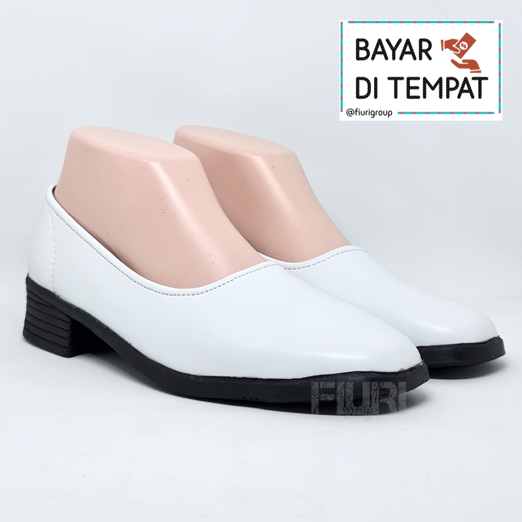 FIURI - Sepatu Pantofel Wanita Putih Polos Perekat 36-42 Bonus Putih Tali Hak 3cm - Sepatu Sekolah Perawat Suster Bidan Paskib Hak Tahu 3 cm Upacara Paskibra - Sepatu Formal Perempuan SD SMP SMA Pelatihan Ospek Kerja Kantor Resmi Kulit Murah Promo Diskon