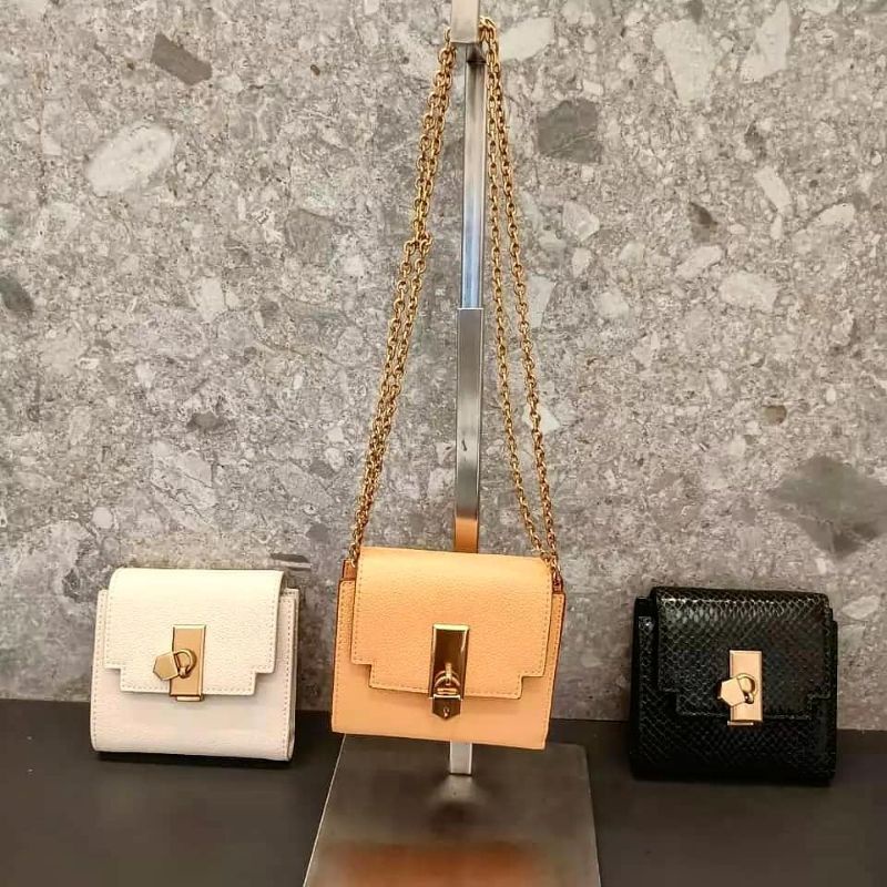 

C Metallic Push-Lock Short Wallet