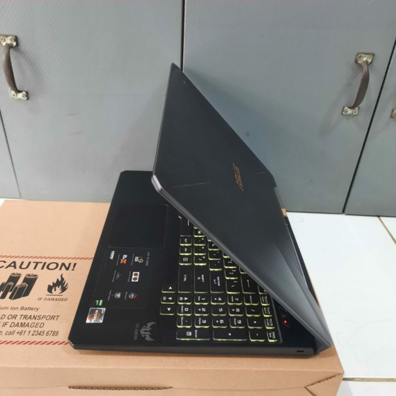Laptop Asus TUF Gaming FX505DD Amd Ryzen 5-3550H Ram 16Gb/Ram 8Gb/ SSD 256Gb Nvdia GTX1050 Dedicated + Amd Radeon Vega 8 Keyboard RGB Zona