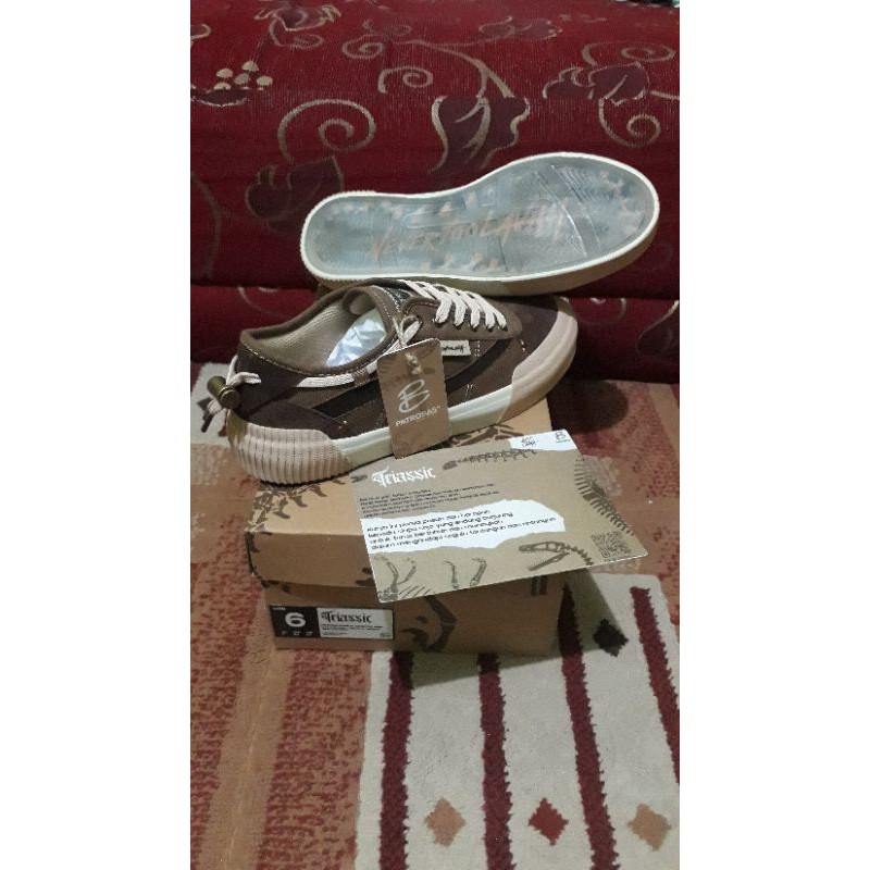 Sepatu Nevertoolavish X Patrobas Low "Triassic" Size 40