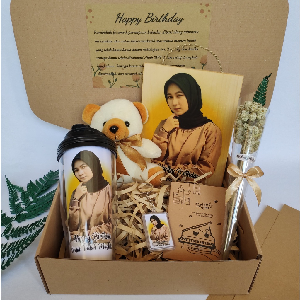 

Hampers Kado Ulang Tahun, Anniversary, Wisudah, Gift Box, Souvenir Cewek/Wanita Box Custom Unik