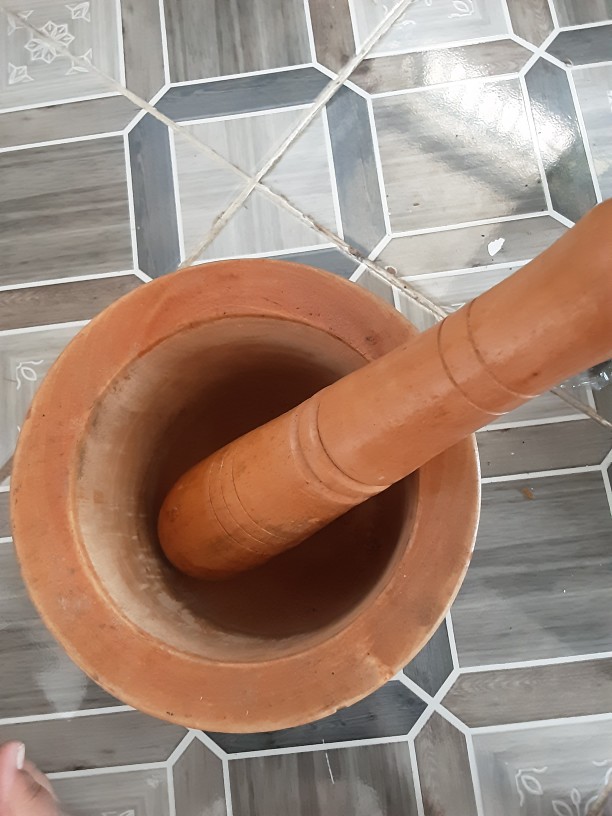 Penumbuk - Tumbukan Kerajinan Ukir - Lumpang Kayu Dan Alu Kayu