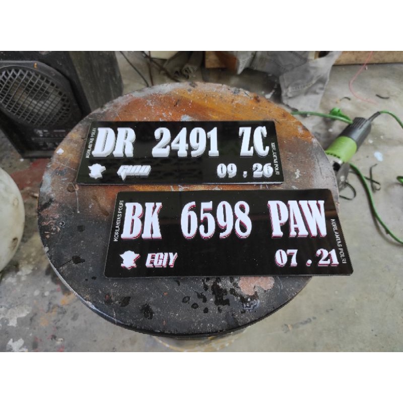 PLAT NOMOR AKRILIK TIMBUL ( 1 ) satuan