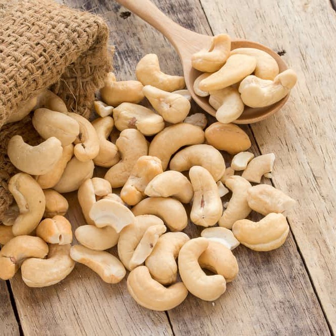 

Cashew nut / Kacang mete / kacang mede