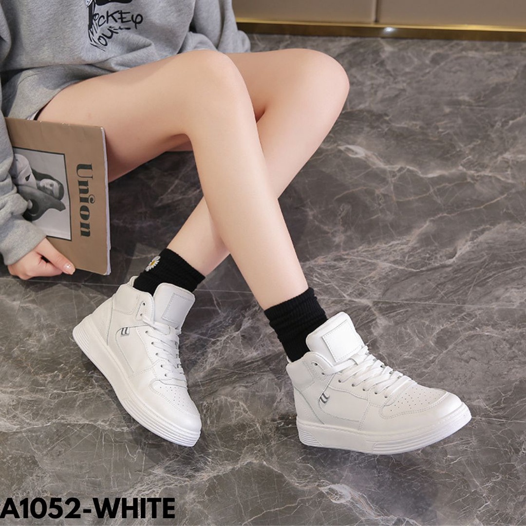 SEPATU SNEAKERS WANITA HIGHCUT BLACK WHITE HIGH QUALITY DESAIN SIMPLE BAHAN PU IMPORT A1052 JAZE