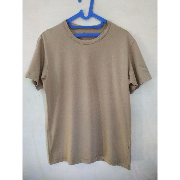 Kaos Airism Uniqlo Second Original