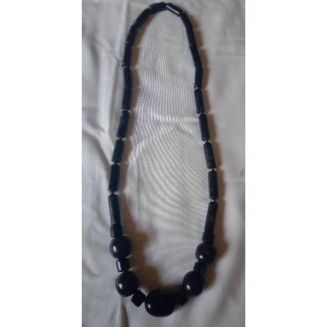 Kalung black jade