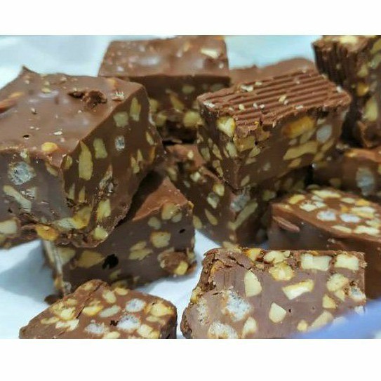 

COKLAT LEBURAN PATAHAN [BUBUK METE ALMOND]