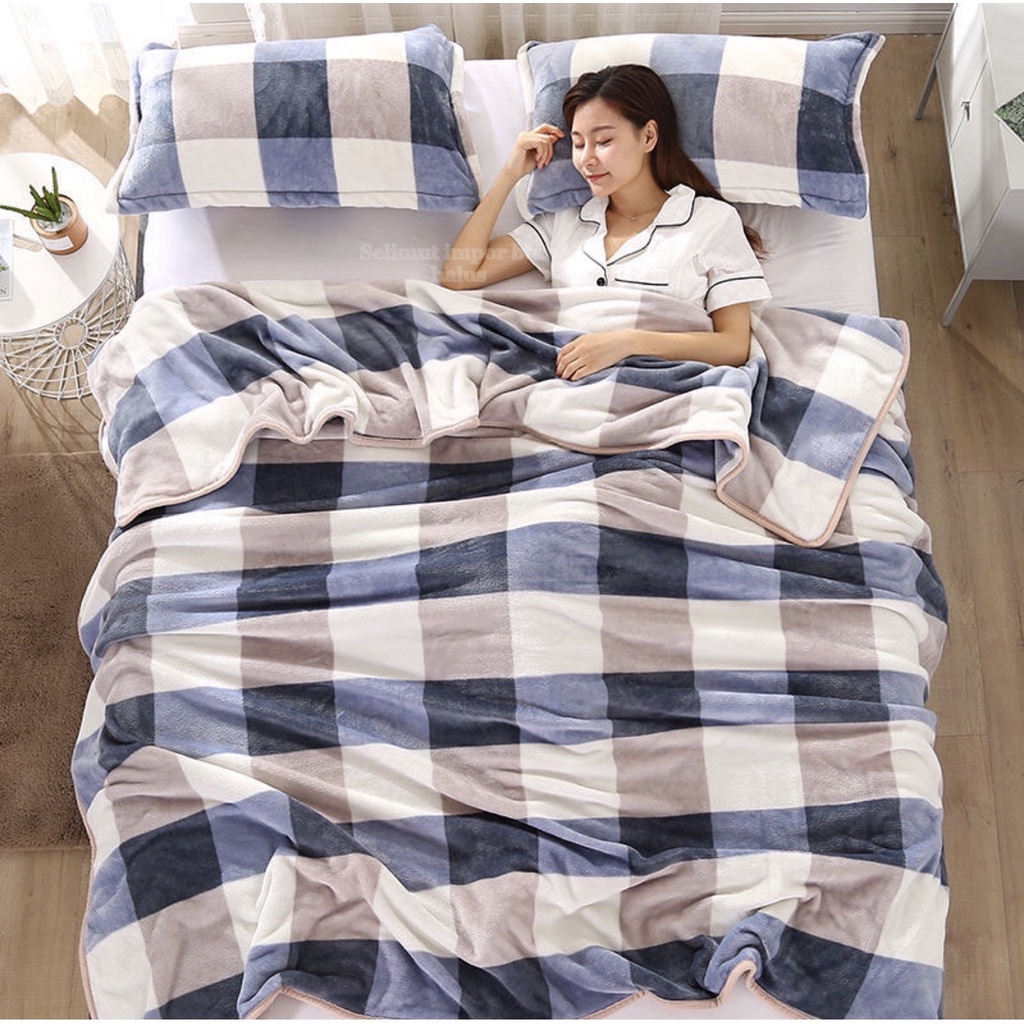 Selimut Bulu Halus 140x190 Motif Dewasa Aesthetic Blanket Termurah Terlaris Berkualitas New Arrival-Kotak Abu