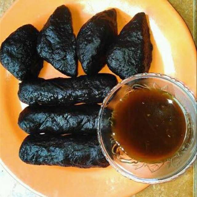 

Pempek hitam