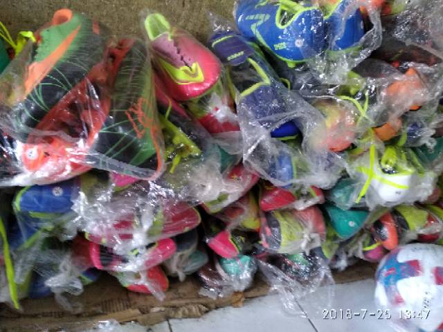 Sepatu futsal lokal real pict bonus kaos kaki