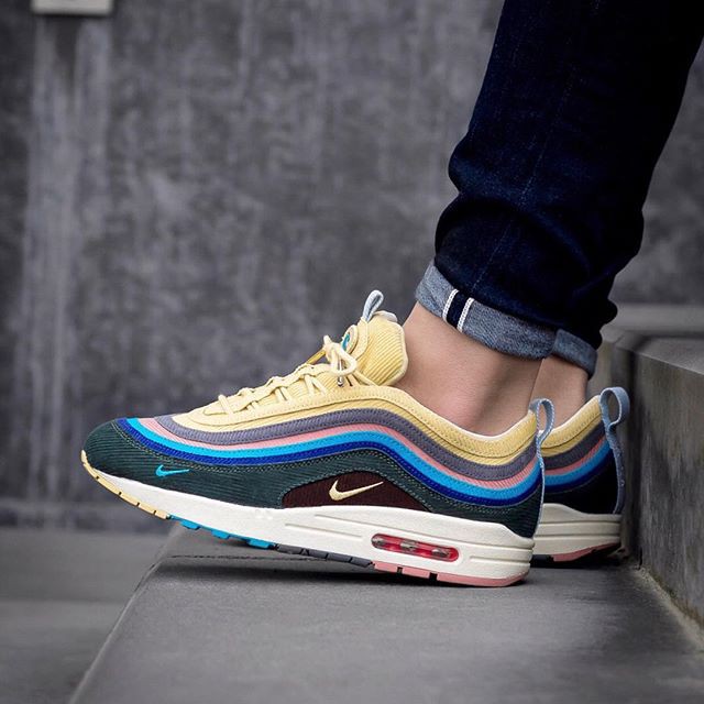 sepatu sean wotherspoon