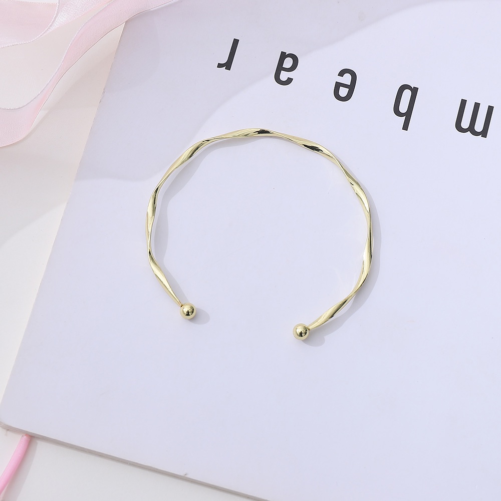 【COD Tangding】Cincin Model Terbuka Desain Gelombang Gaya Mewah / Selebriti / Simple Untuk Wanita