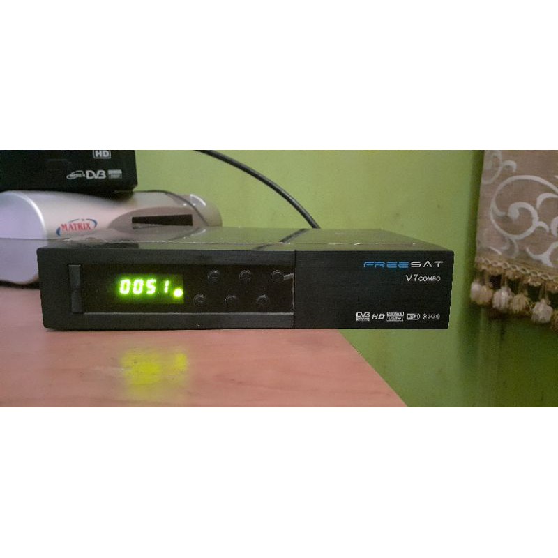 freesat v7 combo
