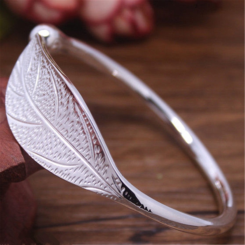 Gelang Bangle Open Desain Daun Warna Silver Untuk Wanita