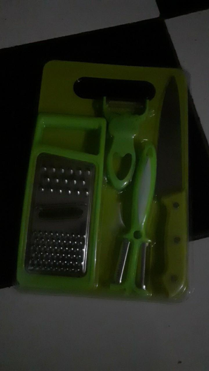 Parutan + Pisau + Talenan + Peeler + Gunting 5in1