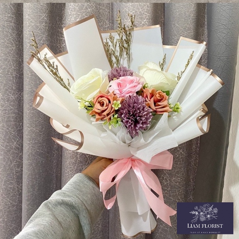 BUKET BUNGA MIX ARTIFICIAL/BUKET BUNGA PALSU/BUKET BUNGA MAWAR MATAHARI PEONY TULIP/BUKET WISUDA