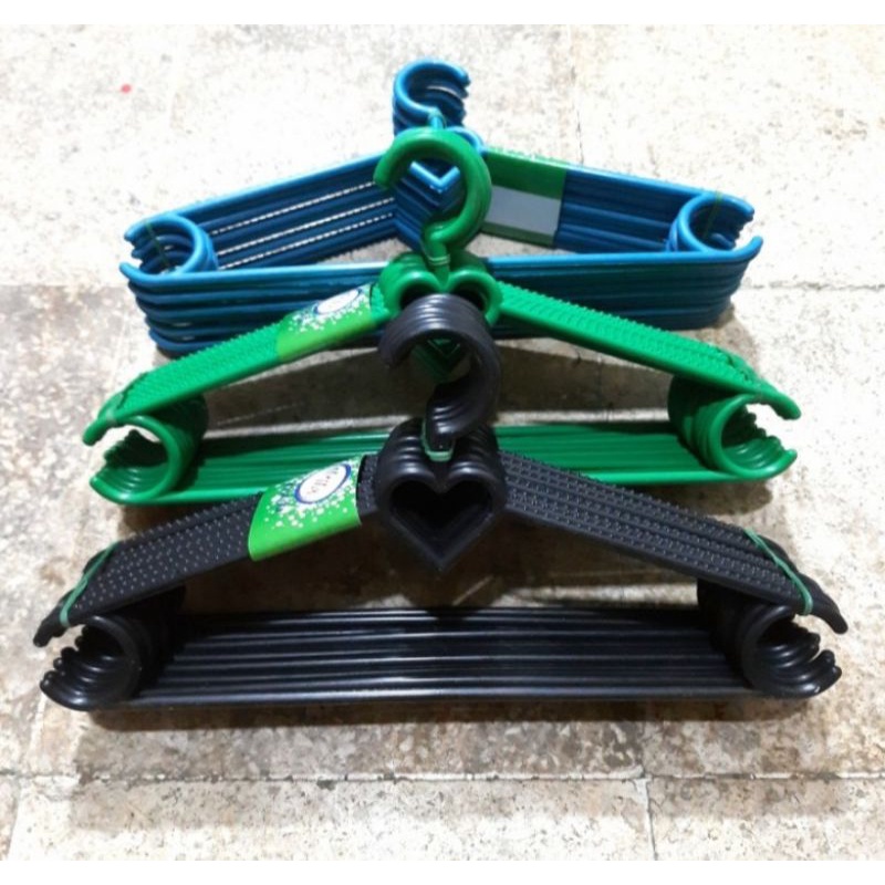 GANTUNGAN BAJU/HANGER PLASTIK 12 PCS