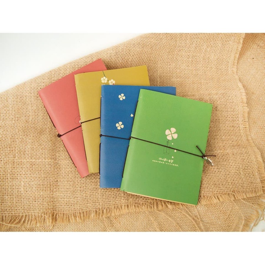 

Four Leaf Clovers Kraft Pocket Notes