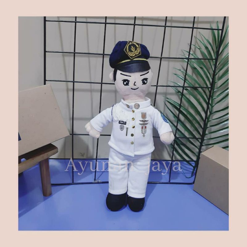 Boneka cowo Praja IPDN by Ayunan_Jaya