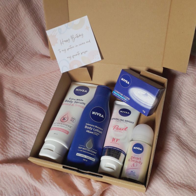 

NIVEA GIFT BOX, HAMPERS AESTETHIC, HADIAH ULANG TAHUN, HADIAH WISUDA, PARCEL LEBARAN, ANNIVERSARY