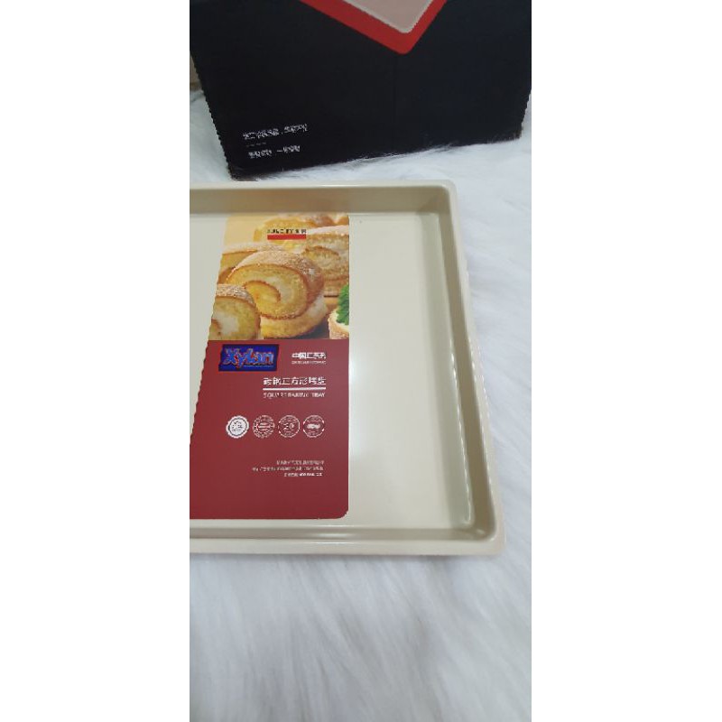 suncity Red square bake pan 28cm/ loyang bolu gulung / baking tray