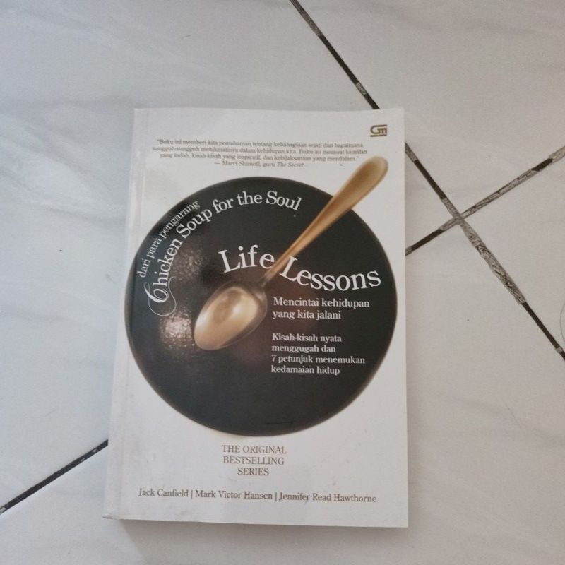 Buku-buku preloved/aneka bacaan/buku kumpulan nama bayi