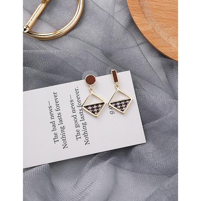 LRC Anting Tusuk Fashion Houndstooth 925 Silver Pin Square Asymmetric Earrings F93313