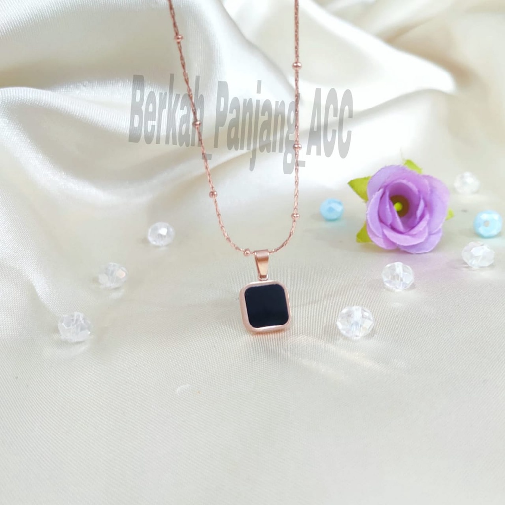 Kalung TITANIUM Clasik Kotak Hitam Perhiasan super berkelas fashion korea anti karat dan anti luntur