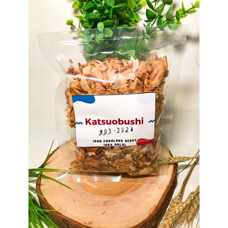 

KATSUOBUSHI 50 GRAM, ikan cakalang, bonito flake. Bisa untuk 10 porsi takoyaki!