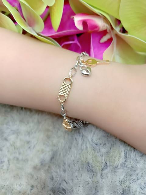 Gelang kombinasi kunci