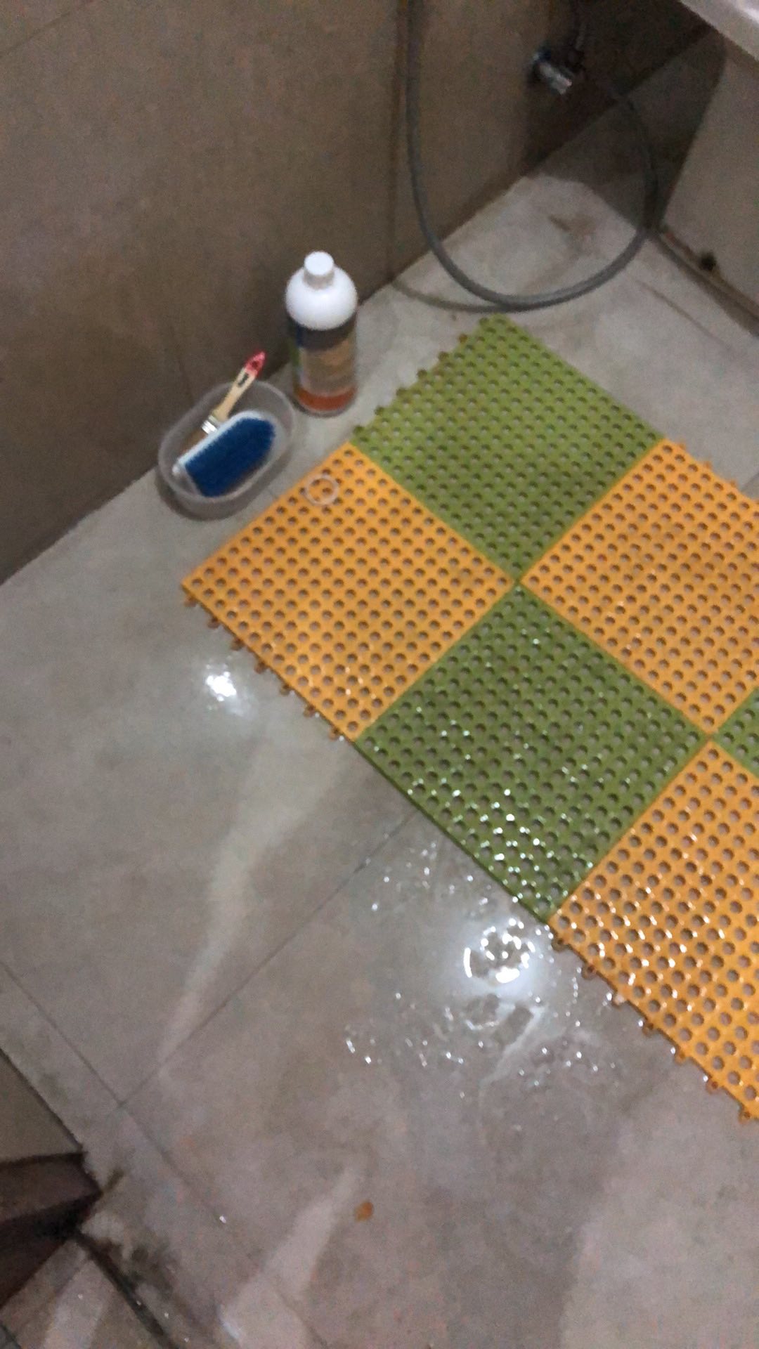 Faaz Pembersih Serbaguna Porcelain Cleaner 1000ml (free 1 Pasang Sarung Tangan Plastik Dan Kuas)