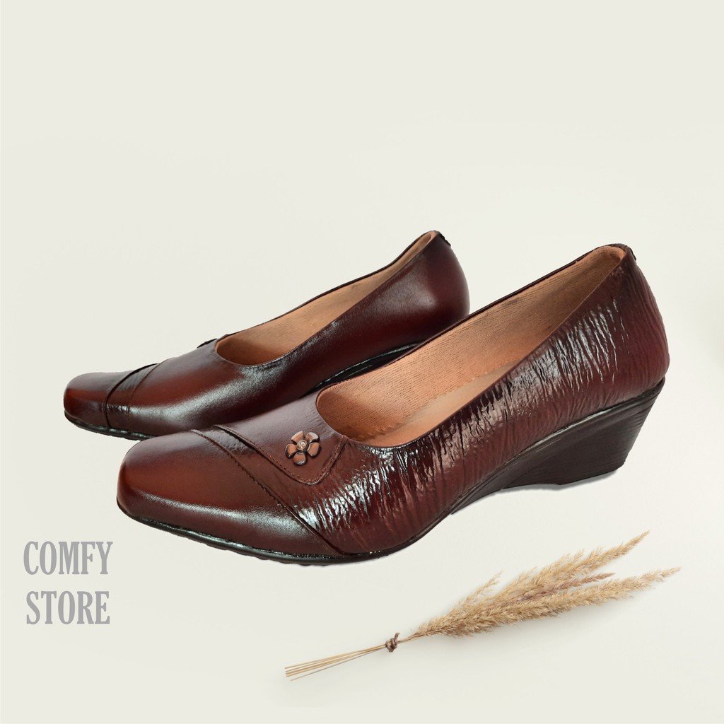Sepatu Pantofel Wanita Kulit Merah Maroon