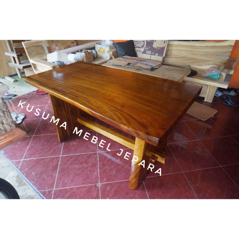Meja Makan Kayu Trembesi 180 cm