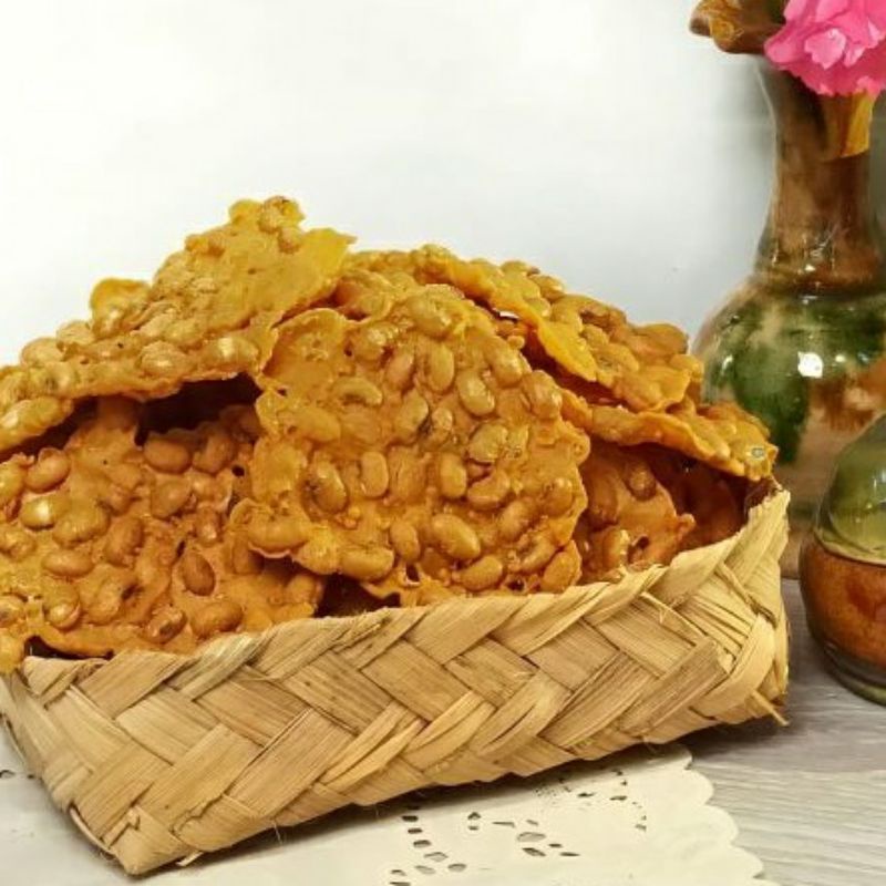 

peyek keripik kacang kedelai 200gr fresh enak gurih dan renyah